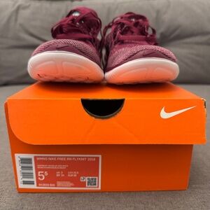 Women’s Nike Free RN flyknit 2018 sz 5.5